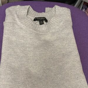 Banana Republic Light Gray Crewneck Sweater